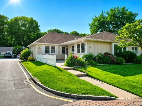 113 Revere Dr, Sayville, NY 11782