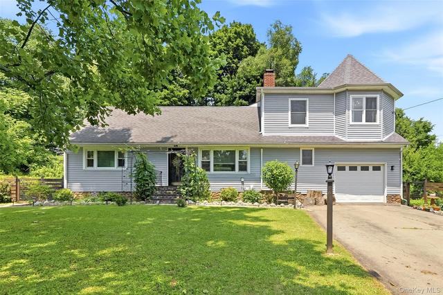 109 Chelsea Rd, Wappinger, NY 12590