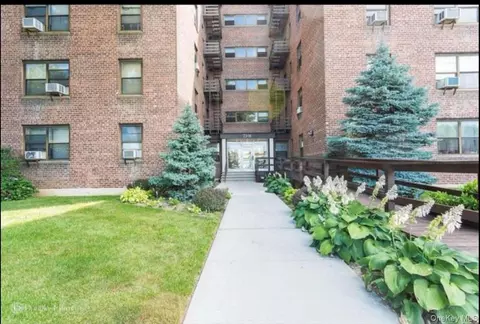 7311 Bell Blvd #2B, New York, NY 11364