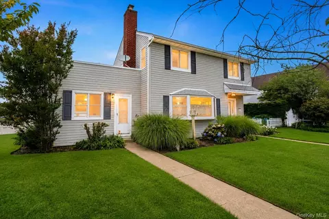 501 E Penn St, Long Beach, NY 11561