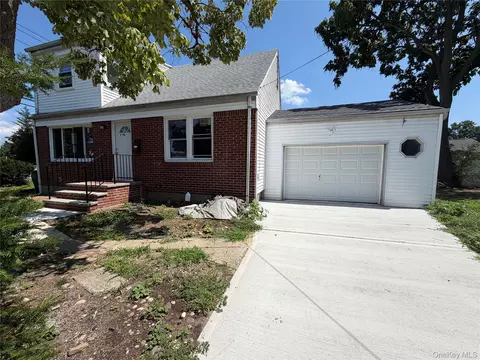 258 Brown Ave, Hempstead, NY 11550