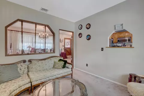 175 Franklin St, Patchogue, NY 11772 photo 16
