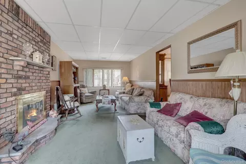 175 Franklin St, Patchogue, NY 11772 photo 14