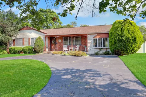 175 Franklin St, Patchogue, NY 11772 photo 3