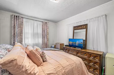 Bedroom - 39 Secor Rd, Ossining, NY 10562 photo 8 of 8