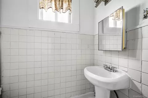 Bath - 39 Secor Rd, Ossining, NY 10562 photo 4 of 5
