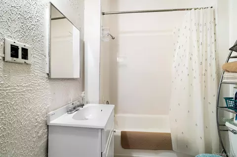 Bath - 39 Secor Rd, Ossining, NY 10562 photo 2 of 5
