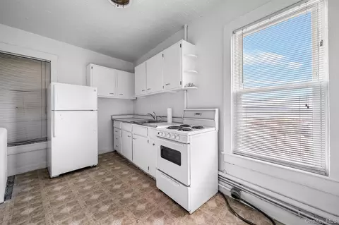 Kitchen - 39 Secor Rd, Ossining, NY 10562 photo 4 of 7