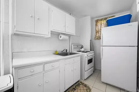 Kitchen - 39 Secor Rd, Ossining, NY 10562 photo 2 of 7