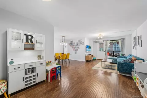 61-35 98 St #1J, Rego Park, NY 11374