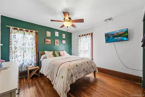 Bedroom - 29 School St, Beacon, NY 12508 photo 1 of 1
