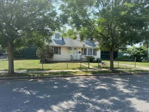 14 Concord Ave, Bethpage, NY 11714