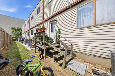 Exterior - 88 E Valley Stream Blvd #6, Valley Stream, NY 11580 photo 3 of 4