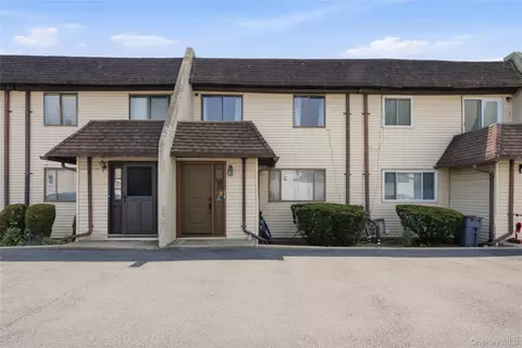 Exterior - 88 E Valley Stream Blvd #6, Valley Stream, NY 11580 photo 1 of 4