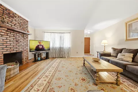 Other - 88 E Valley Stream Blvd #6, Valley Stream, NY 11580 photo 3 of 7