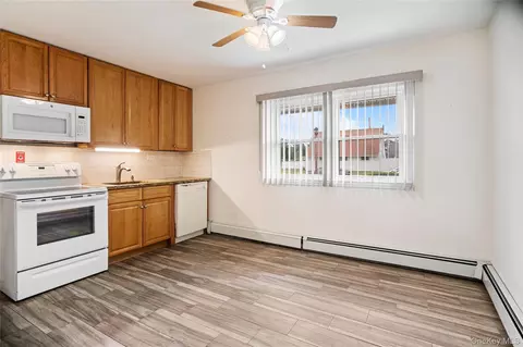 Kitchen - 30 Bent Ln, Levittown, NY 11756 photo 1 of 1