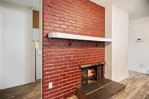 Living - 30 Bent Ln, Levittown, NY 11756 photo 1 of 2