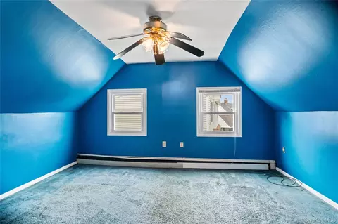 Bedroom - 30 Bent Ln, Levittown, NY 11756 photo 1 of 3