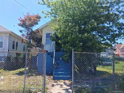 535 Beach 67th St, Arverne, NY 11692