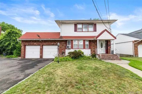174 S Long Beach Rd, Rockville Centre, NY 11570