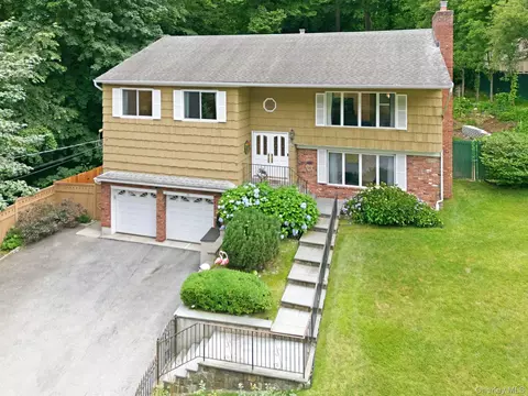 80 Hickory Hill Dr, Greenburgh, NY 10522