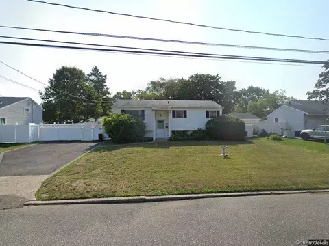 3115 Eagle Ave, Medford, NY 11763