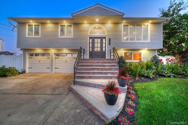 3784 Carrel Blvd, Oceanside, NY 11572