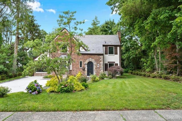 115 Old Mill Rd, North Hempstead, NY 11023