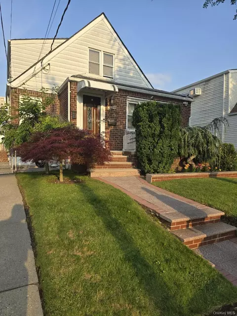 14941 114th St, New York, NY 11420