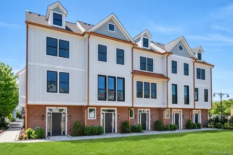 40 Andrews Ln, Mount Pleasant, NY 10591