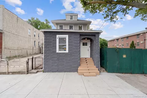 325 Newman Ave, New York, NY 10473