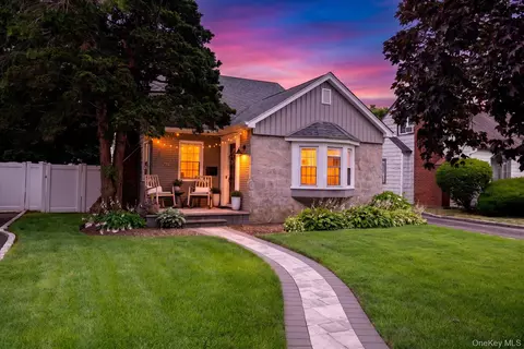 10 Woodland Ave, Rockville Centre, NY 11570