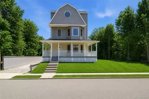 40 Amackassin Ter, Yonkers, NY 10703
