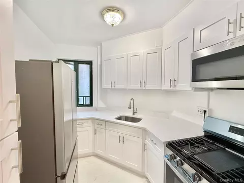 1651 Metropolitan Ave #MB, New York, NY 10462