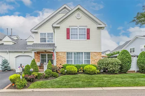 84 Kate Cir, Middle Island, NY 11953