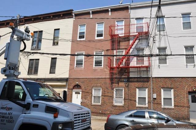 3159 Villa Ave, New York, NY 10468