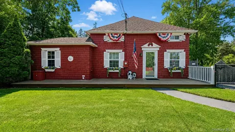 16 Yaphank Middle Island Rd, Middle Island, NY 11953