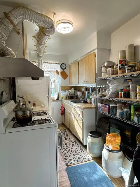 144-60 Gravett St #2B, Flushing, NY 11367 photo 5