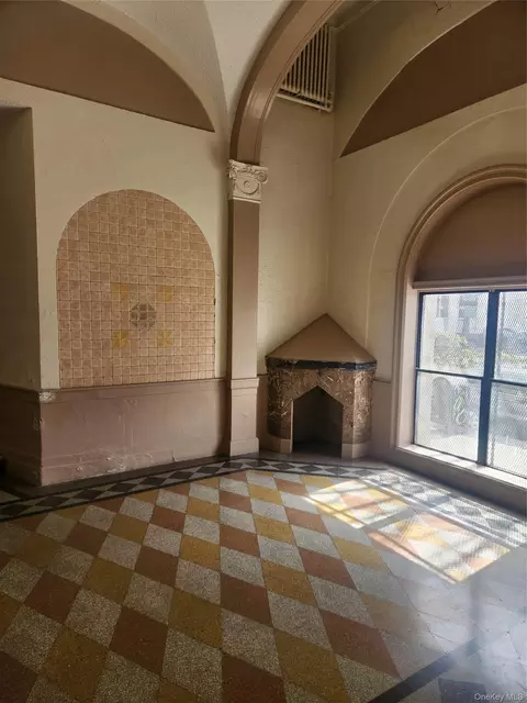 941 Jerome Ave #8G, New York, NY 10452