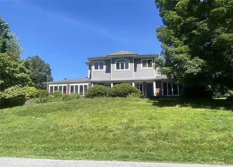 91 Ridge Rd, Marlboro, NY 12542