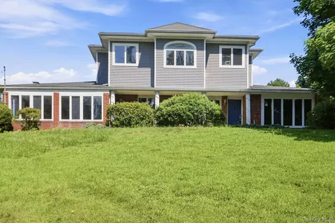 91 Ridge Rd, Marlboro, NY 12542