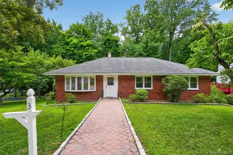 3 Greenwood Ln, Greenburgh, NY 10607