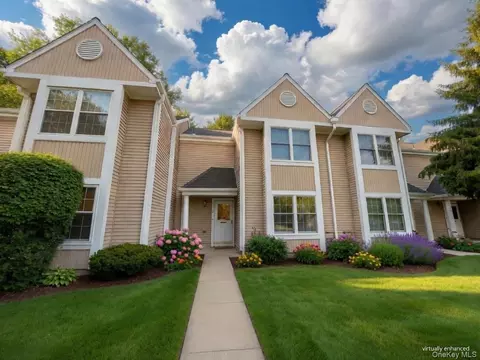 62 Creekside Cir, Ramapo, NY 10977