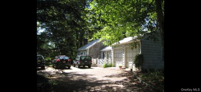 11 Mary Ln, Greenvale, NY 11548