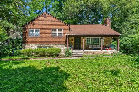 21 Laurel Ave, Sea Cliff, NY 11579