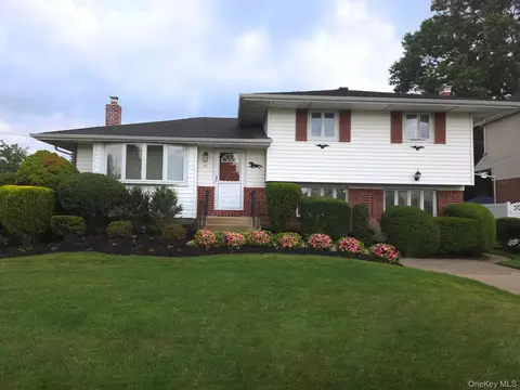Exterior - 51 Eileen Ave, Plainview, NY 11803 photo 2 of 10