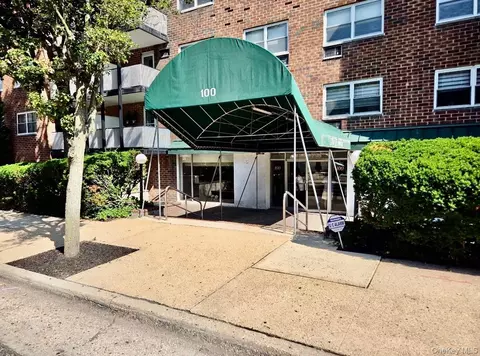 100 Lincoln Ave #7B, North Hempstead, NY 11501