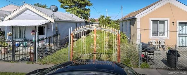 483 Beach 45th St, New York, NY 11691