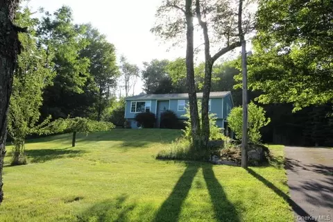 545 Stump Pond Rd, Callicoon, NY 12758