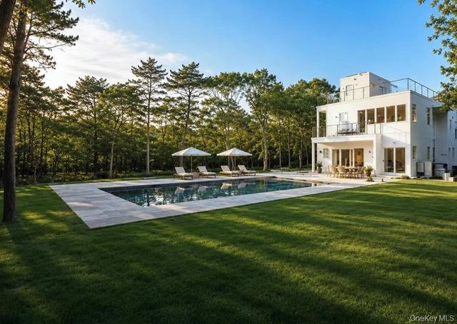 5 Bark Ct, East Hampton, NY 11937
